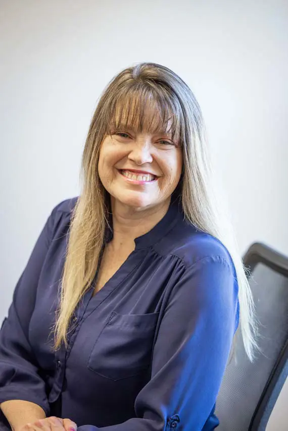 Angela  Schlueter Photo